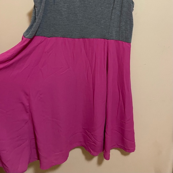 Sleeveless Summer Dress - Picture 3 of 9